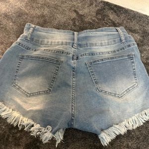 Jean shorts size mediums fits 5-7